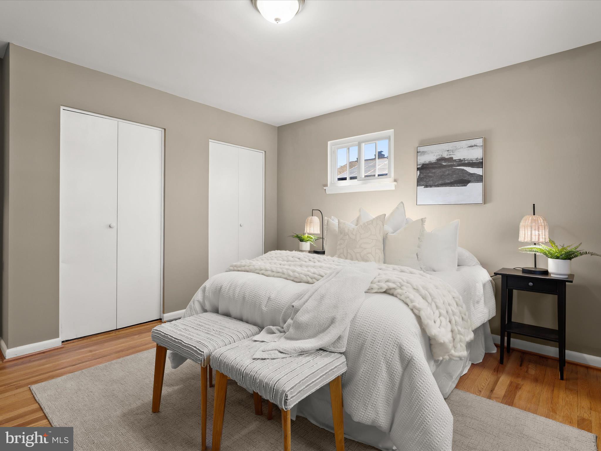 WINDSOR FARMS - Residential