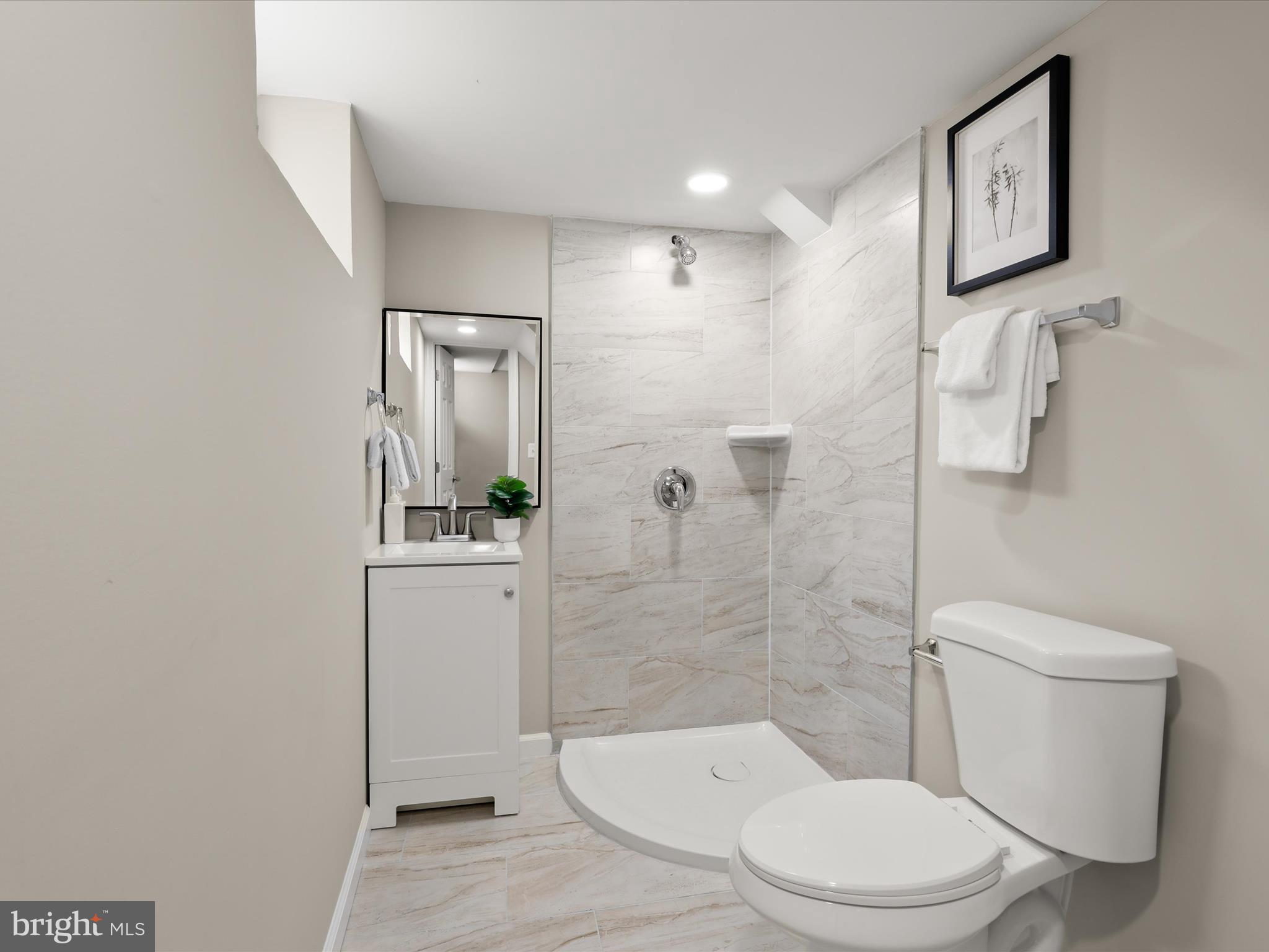 WINDSOR FARMS - Residential