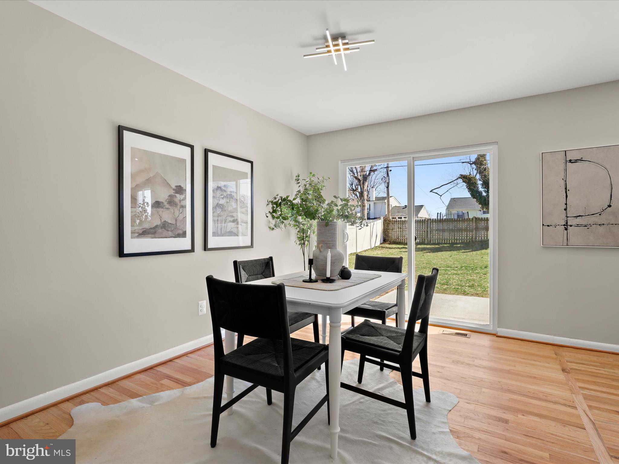 WINDSOR FARMS - Residential