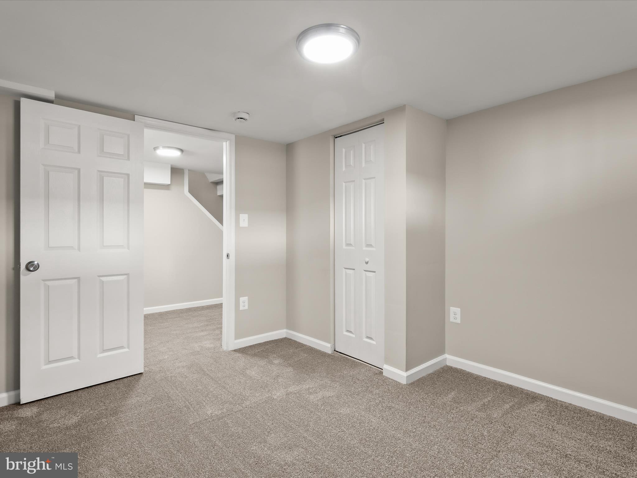 WINDSOR FARMS - Residential