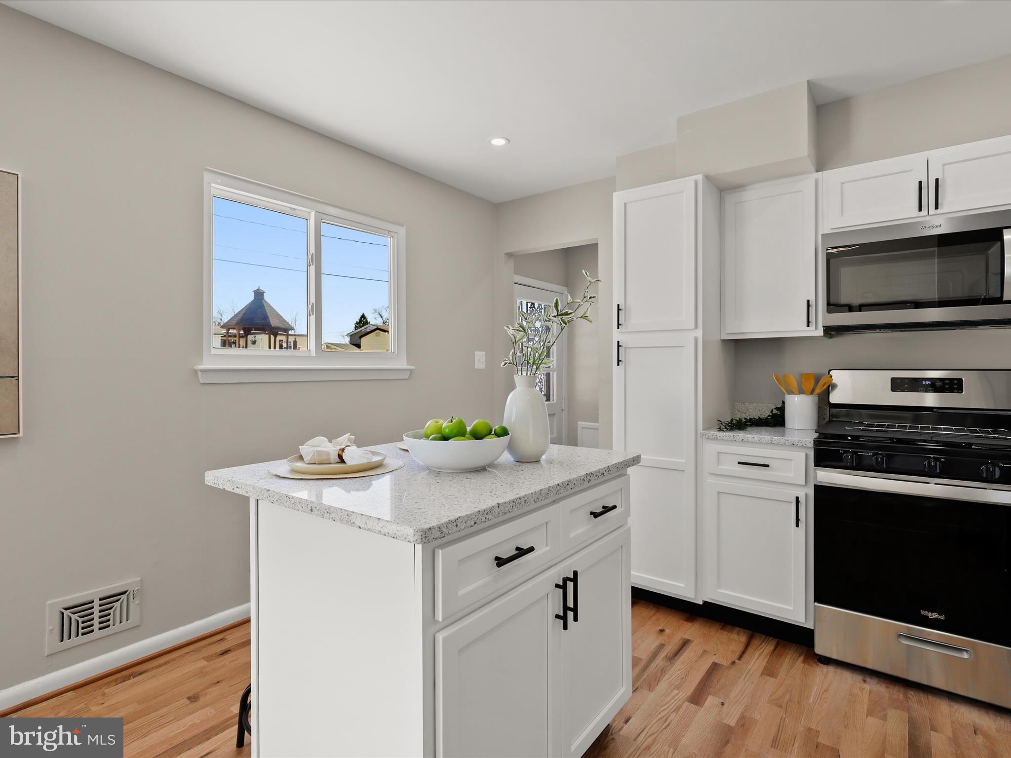 WINDSOR FARMS - Residential