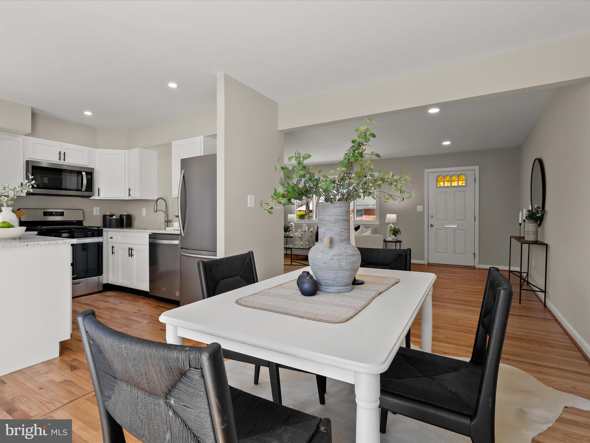 WINDSOR FARMS - Residential