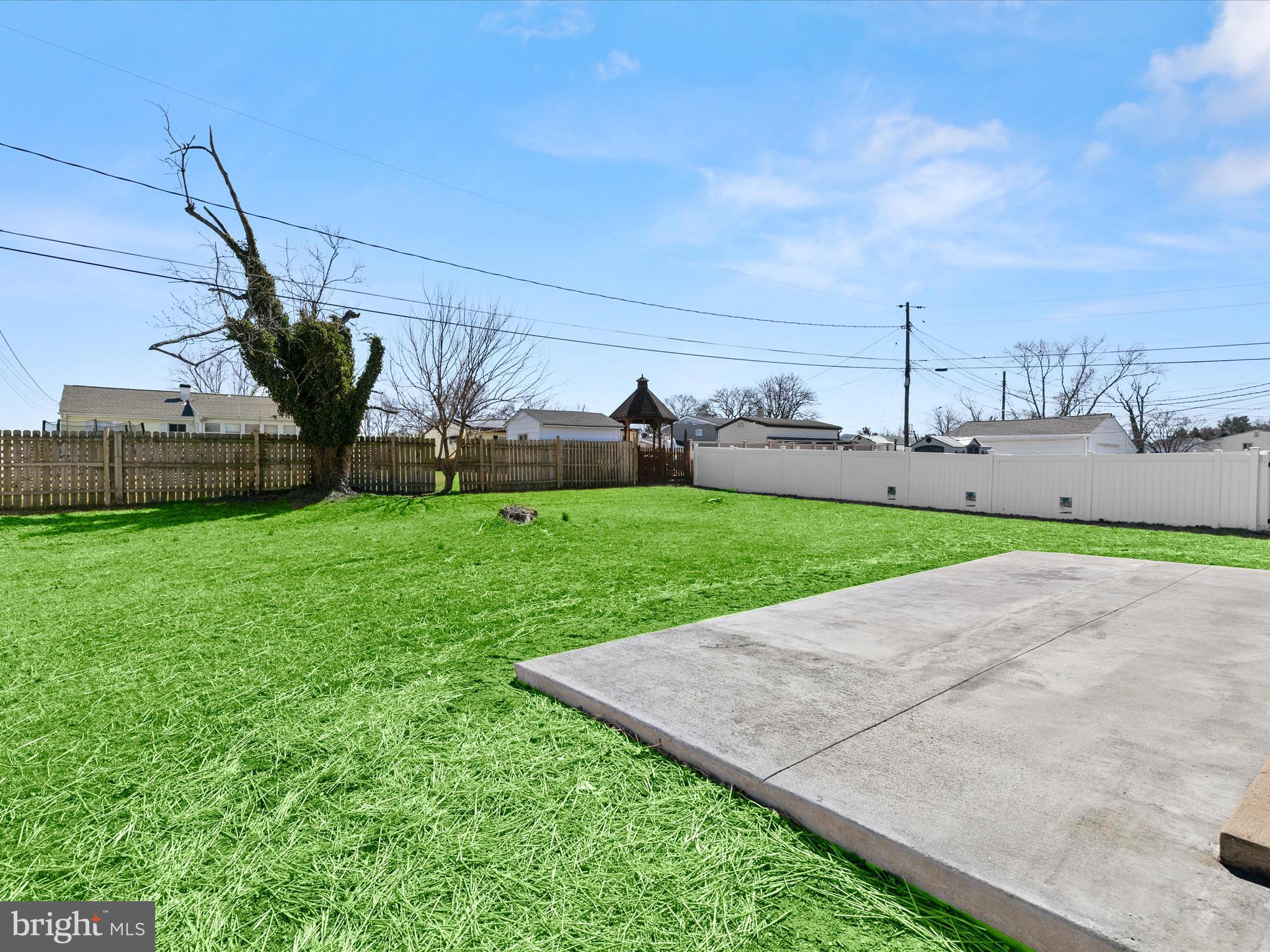 WINDSOR FARMS - Residential