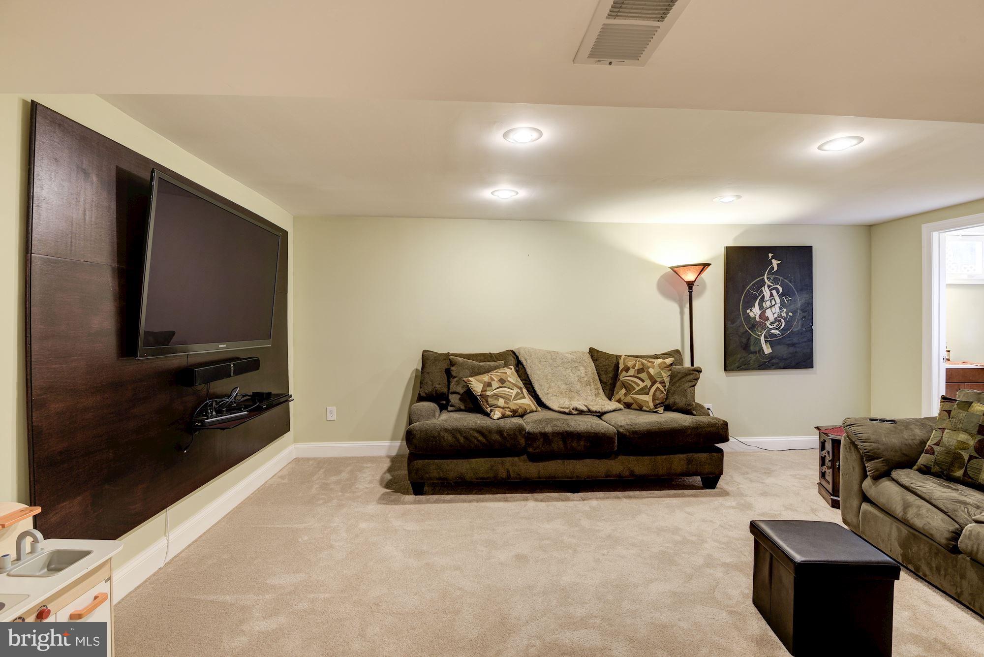 RIVERBEND - Residential