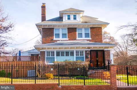 MLS: DCDC2171834