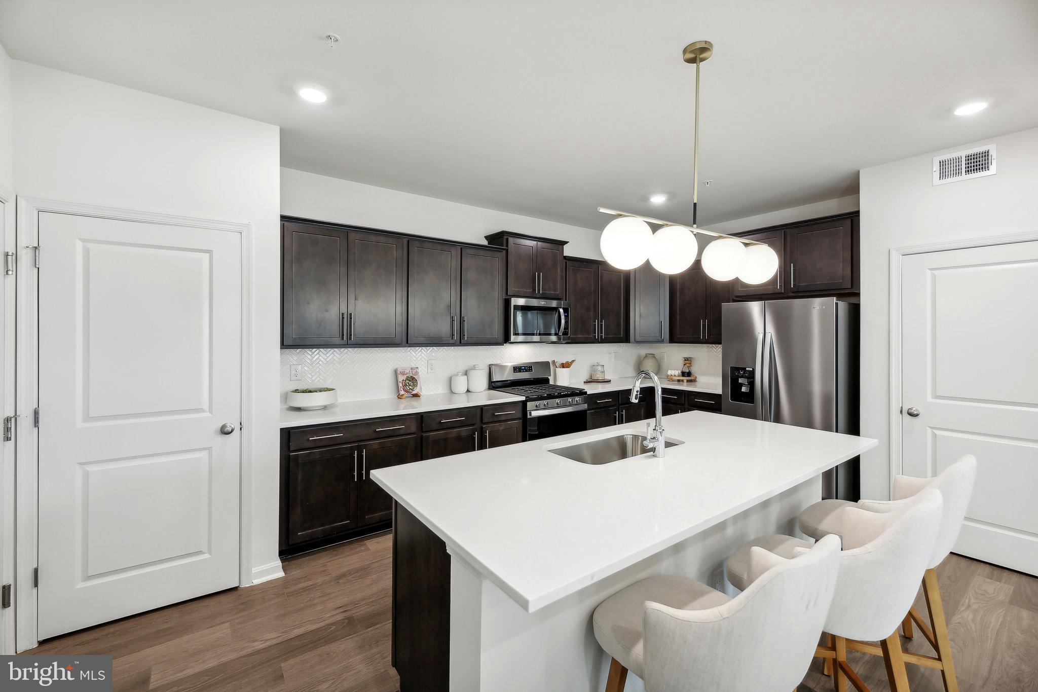 CREEKSIDE ESTATES - Residential