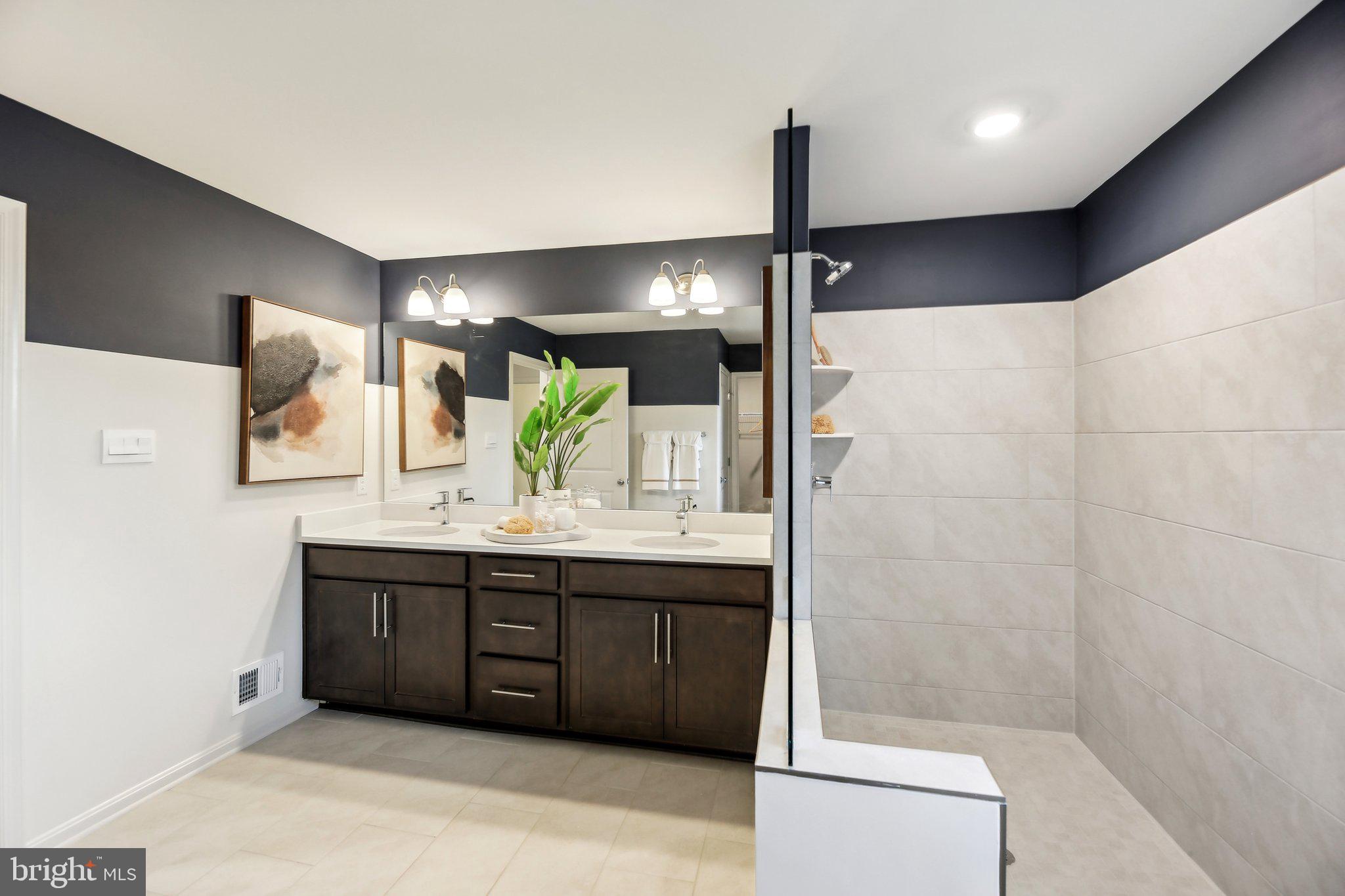 CREEKSIDE ESTATES - Residential