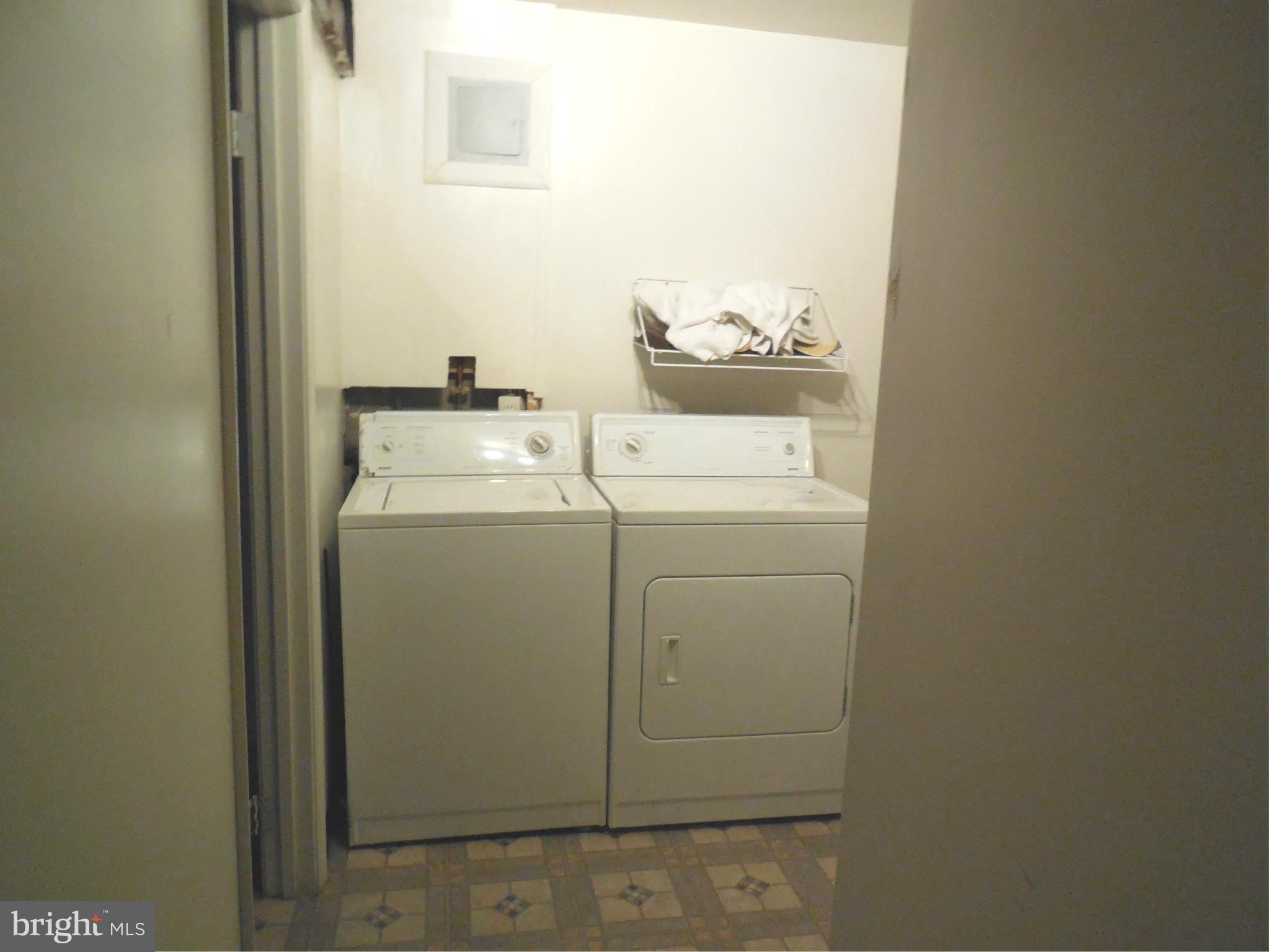 PINECREST - Residential