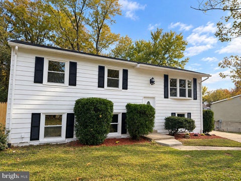 Photo of 13781 Musket Court, WOODBRIDGE, VA 22193 (MLS # VAPW2133374)
