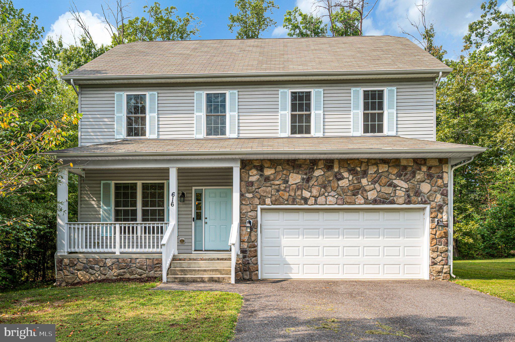 616 LAKEVIEW PARKWAY