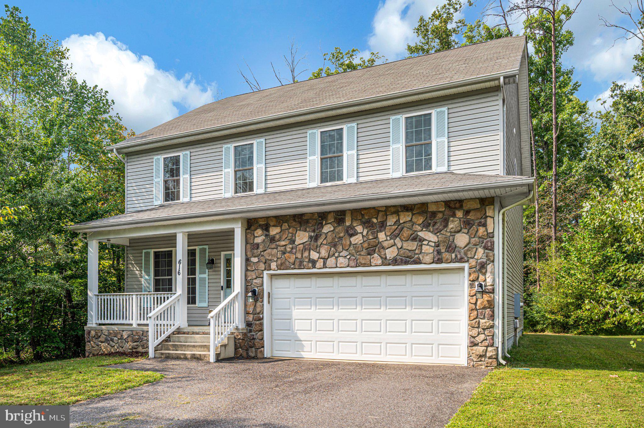 616 LAKEVIEW PARKWAY