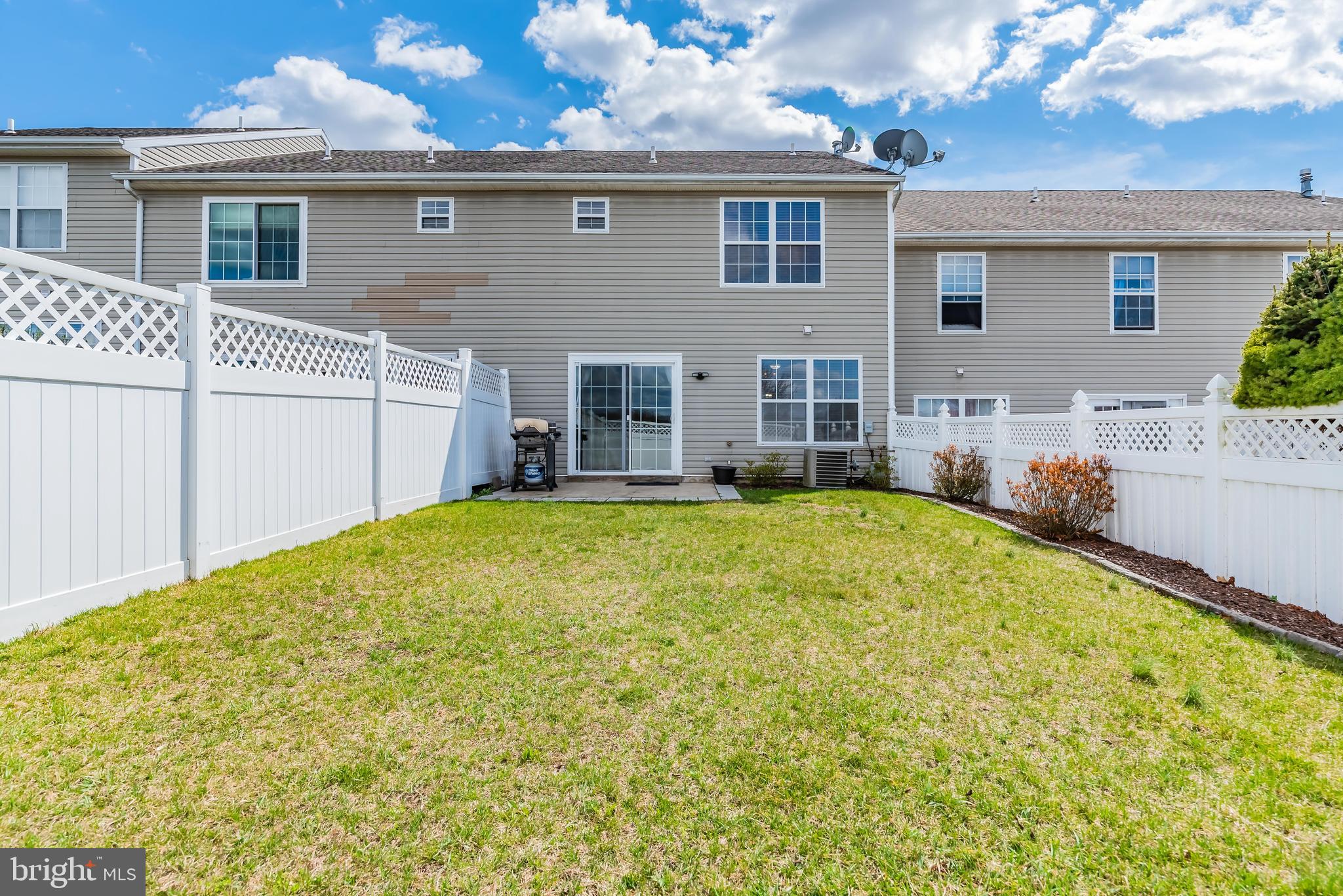 TOWNES AT SPRINGFORD - Residential