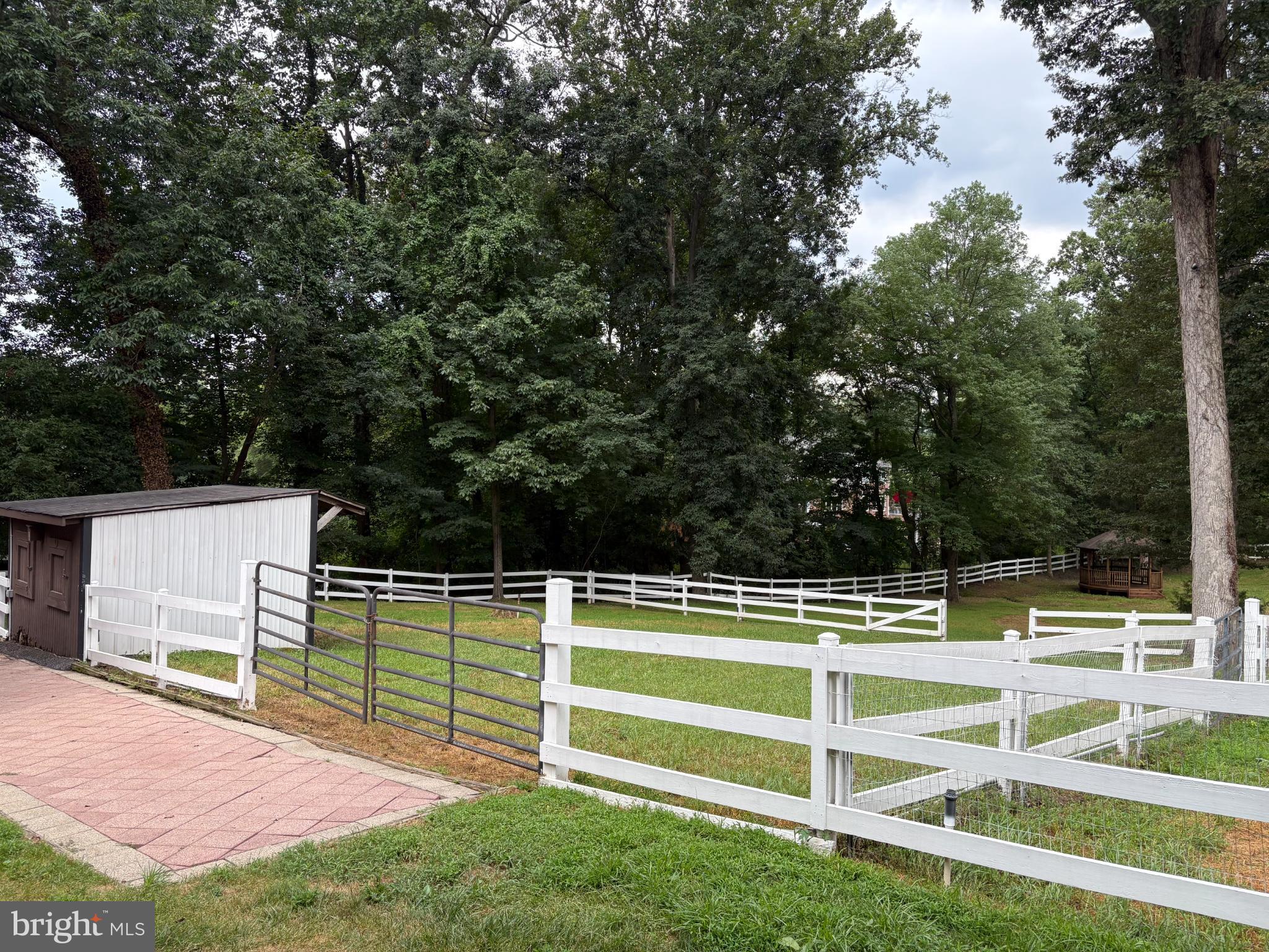 2716 SILKWOOD COURT