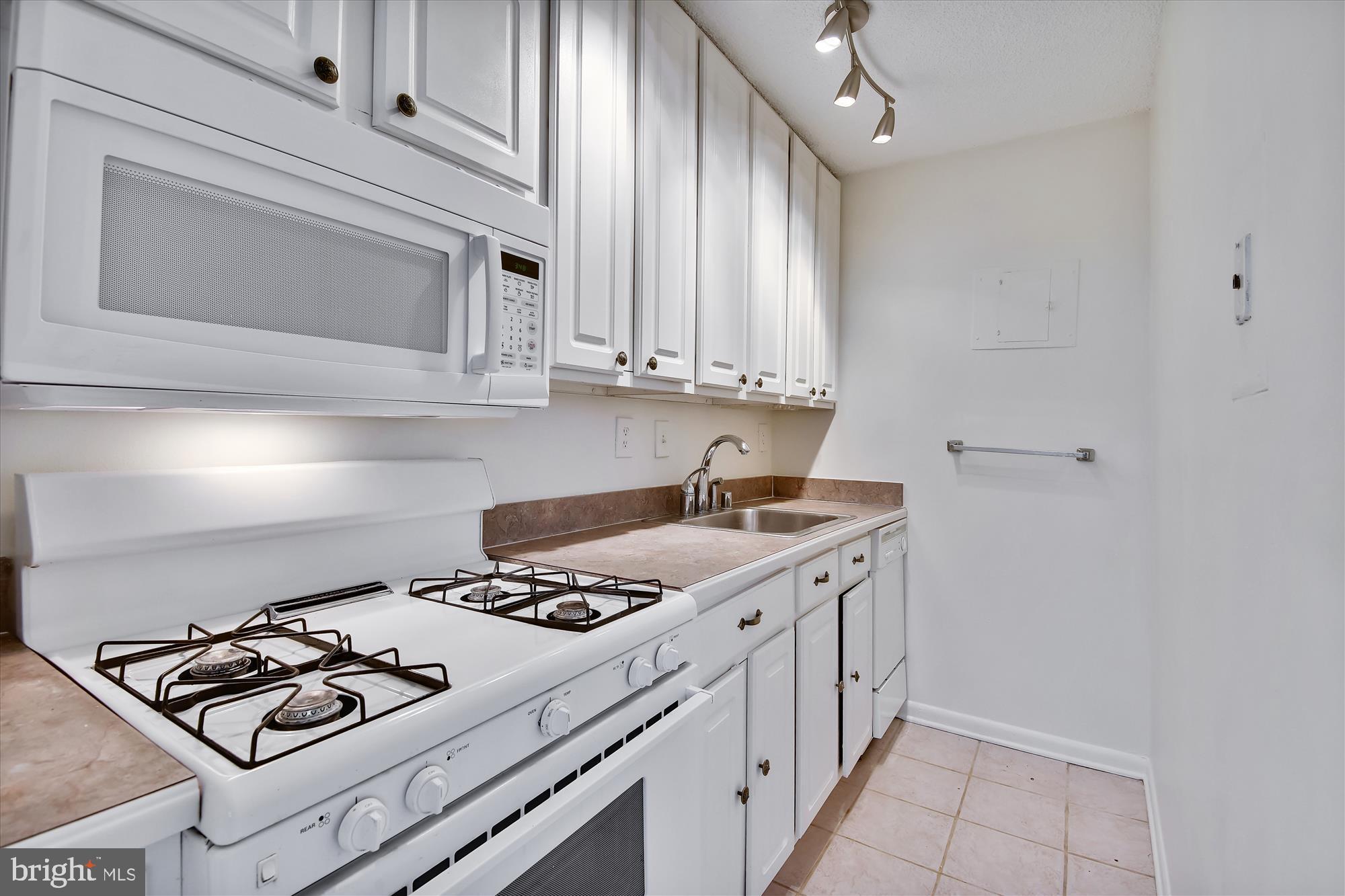 PARK PLACE - Residential Lease