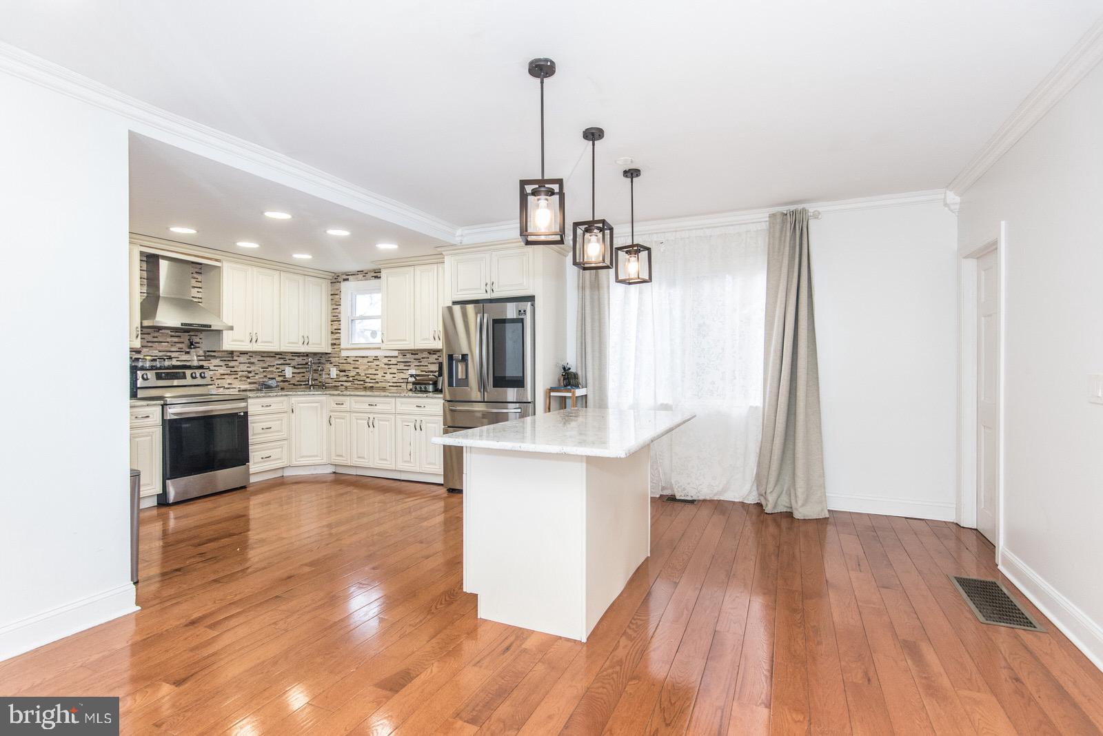 FOX CHASE - Residential