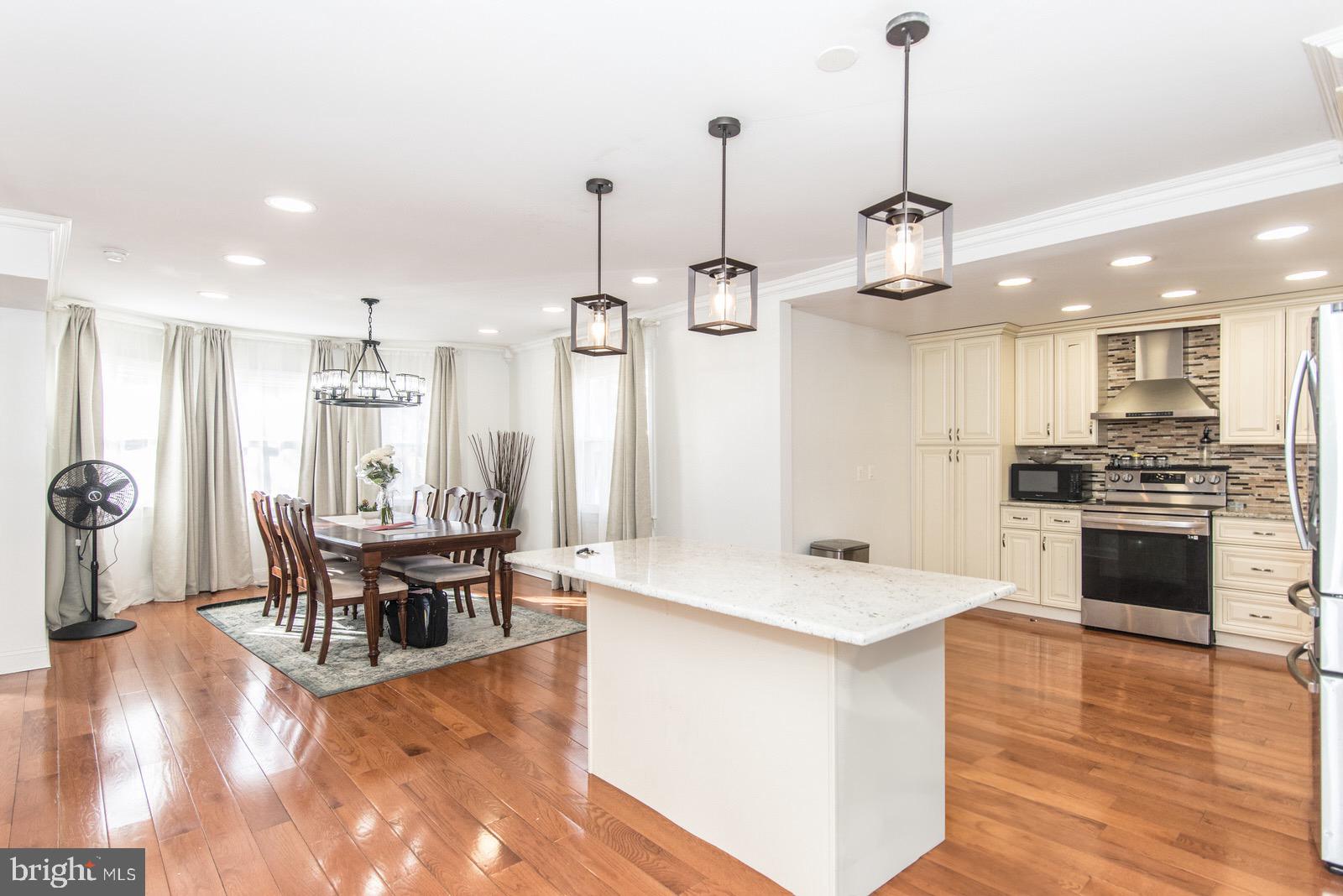 FOX CHASE - Residential