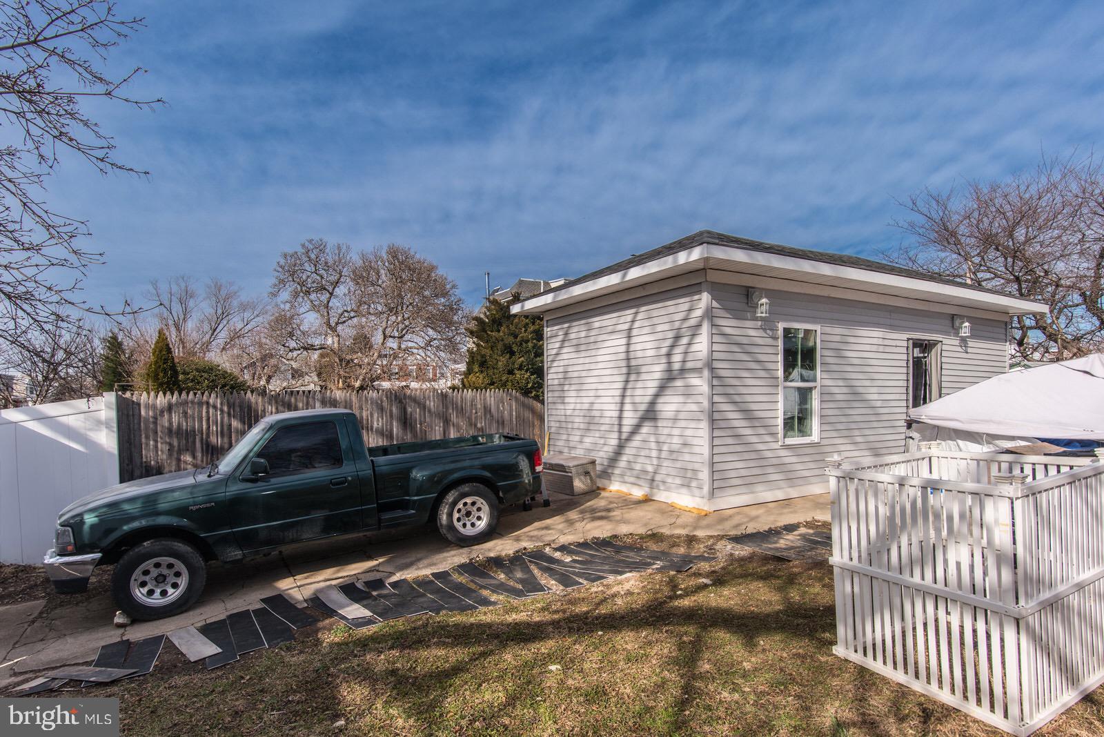 FOX CHASE - Residential