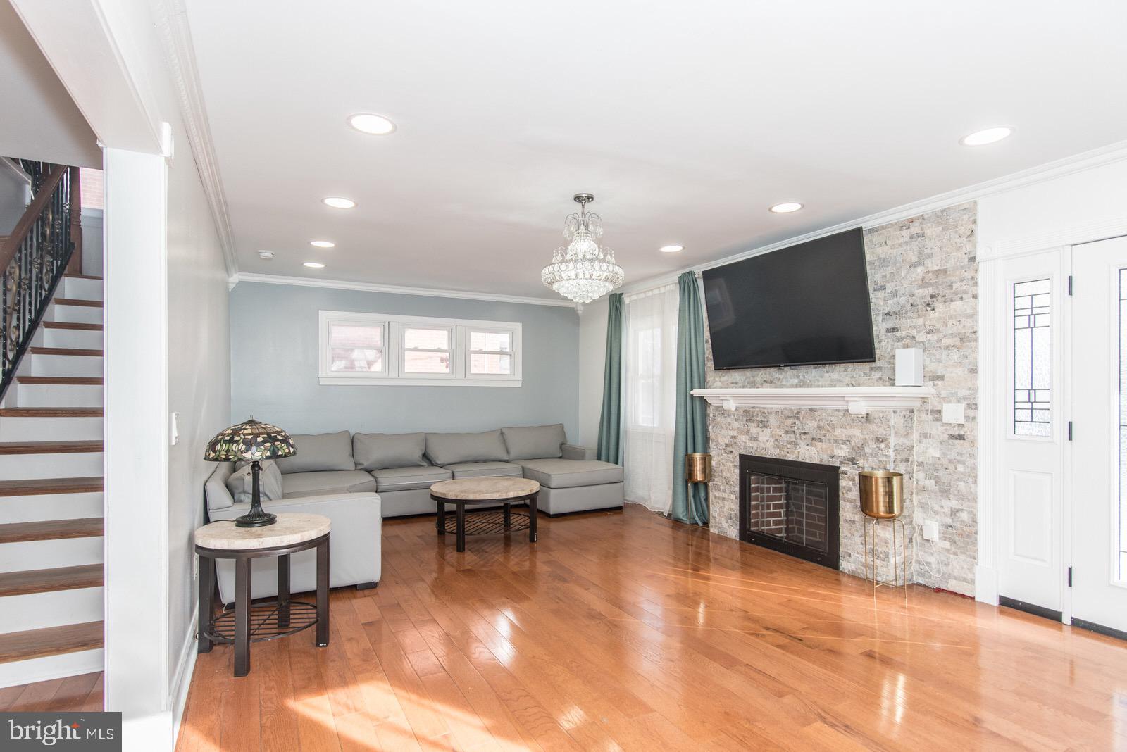 FOX CHASE - Residential