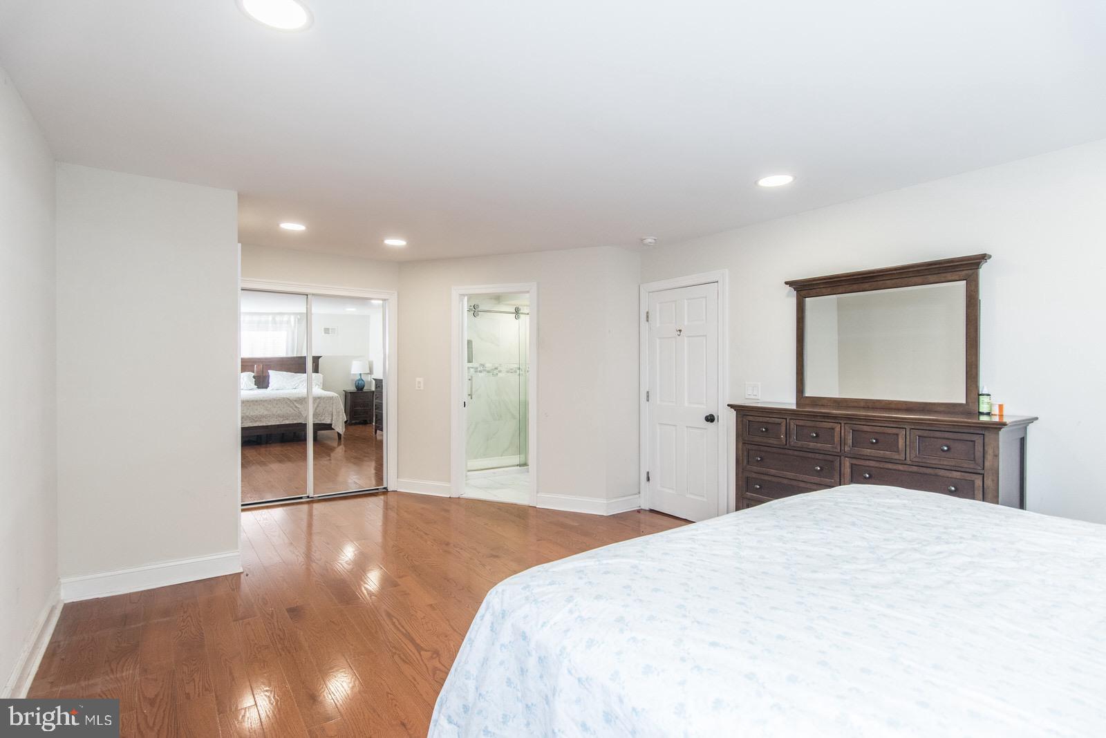 FOX CHASE - Residential