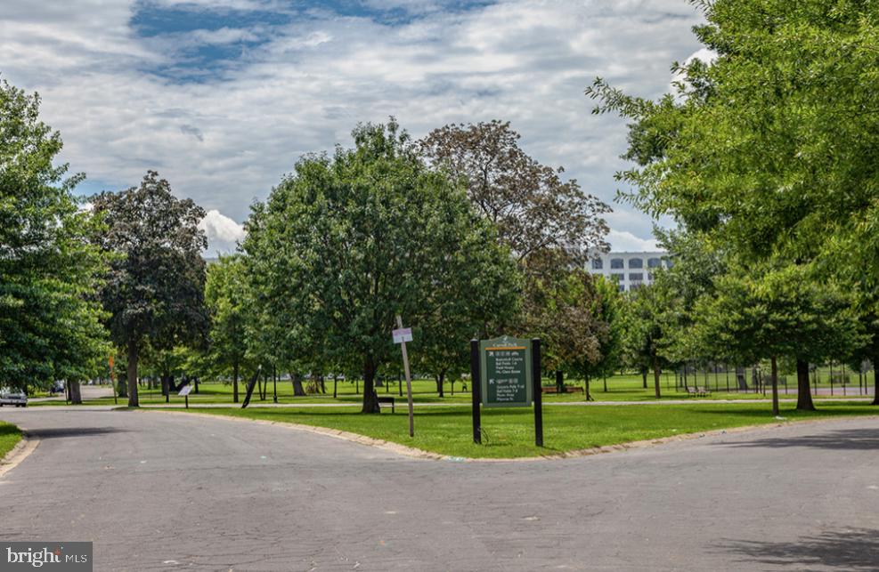 WASHINGTON VILLAGE - Residential