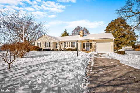 Photo of 3754 London Bridge Road, SYKESVILLE, MD 21784 (MLS # MDCR2032312)