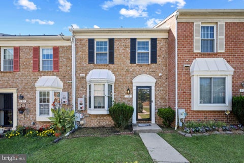 Townhouse For Sale - 122 Courtland Woods Circle<br/> PIKESVILLE, MD 21208