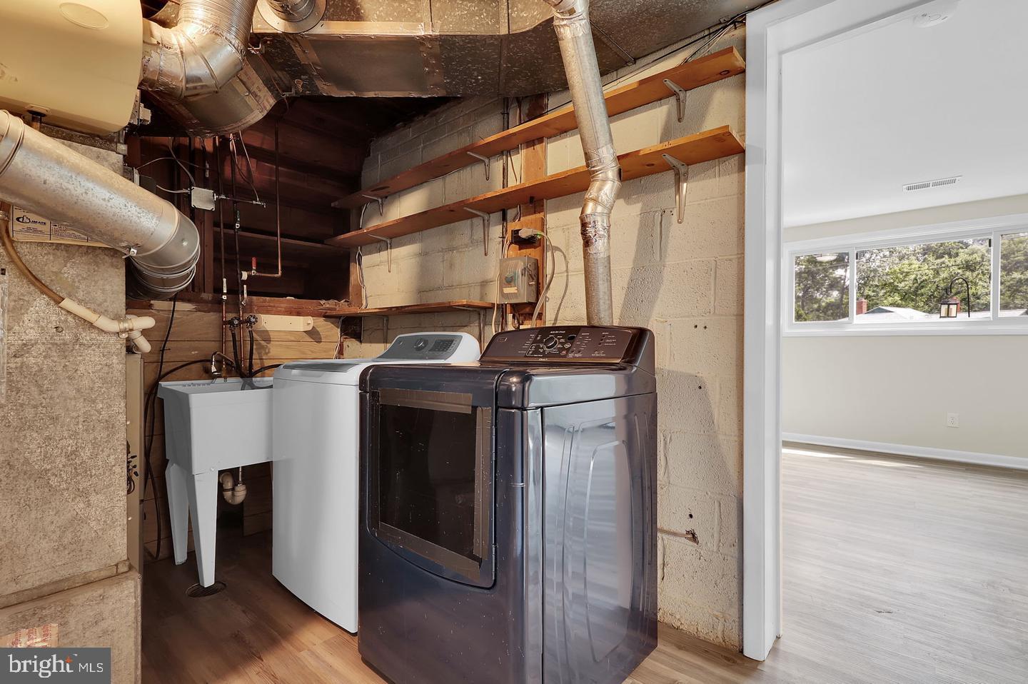 CARROLL KNOLLS - Residential Lease