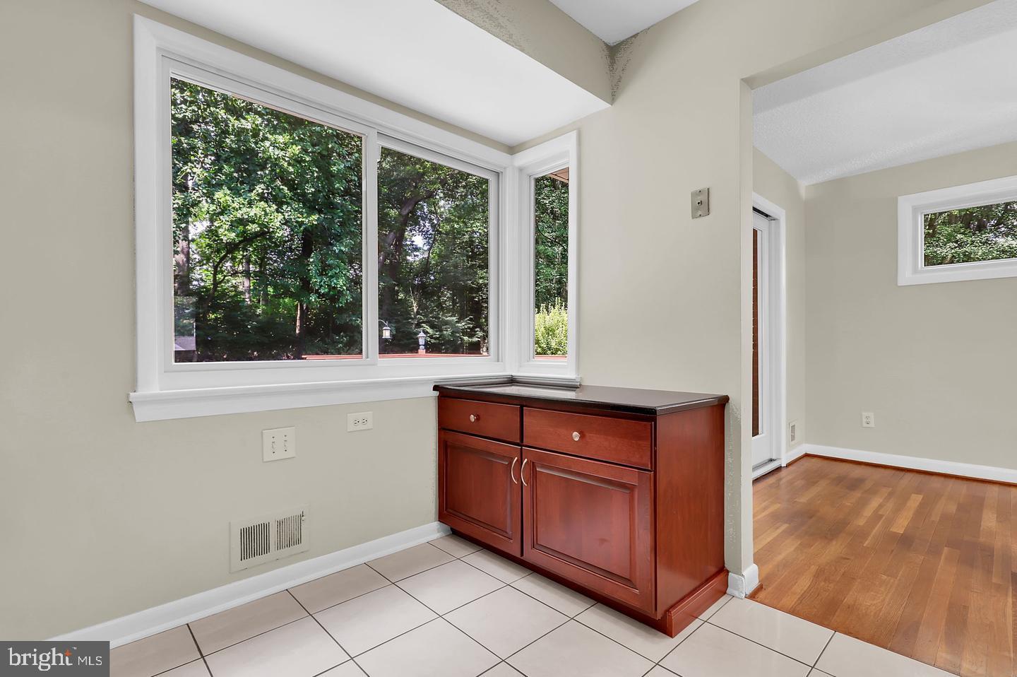 CARROLL KNOLLS - Residential Lease