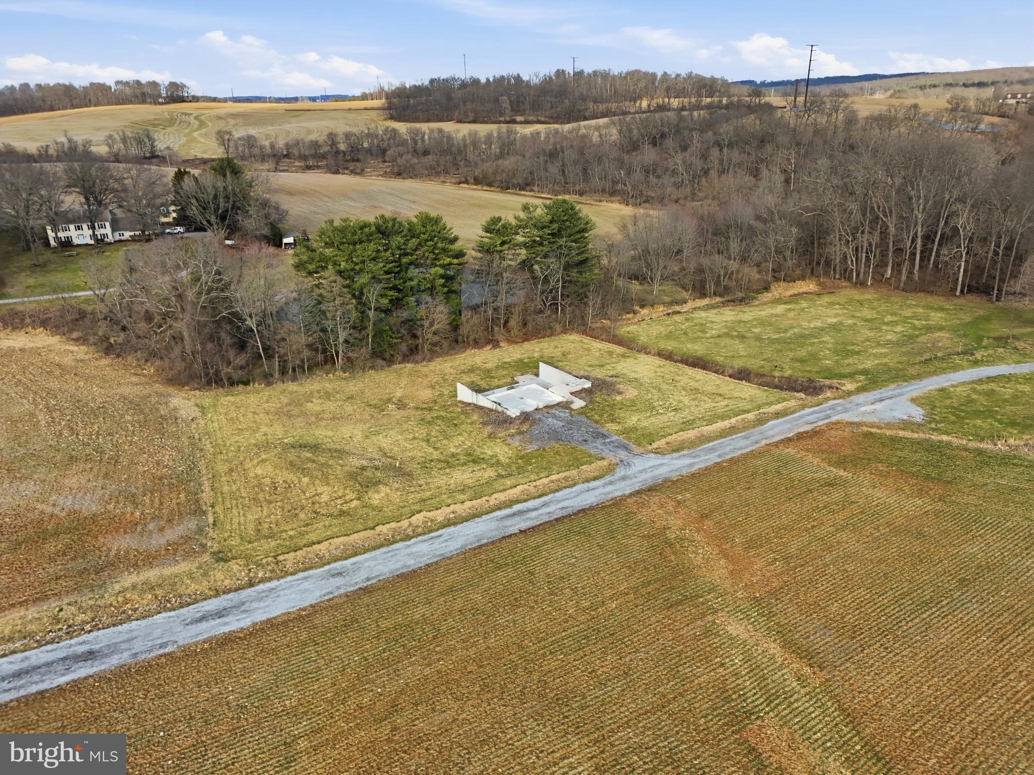 5086 LAKEWOOD LANE