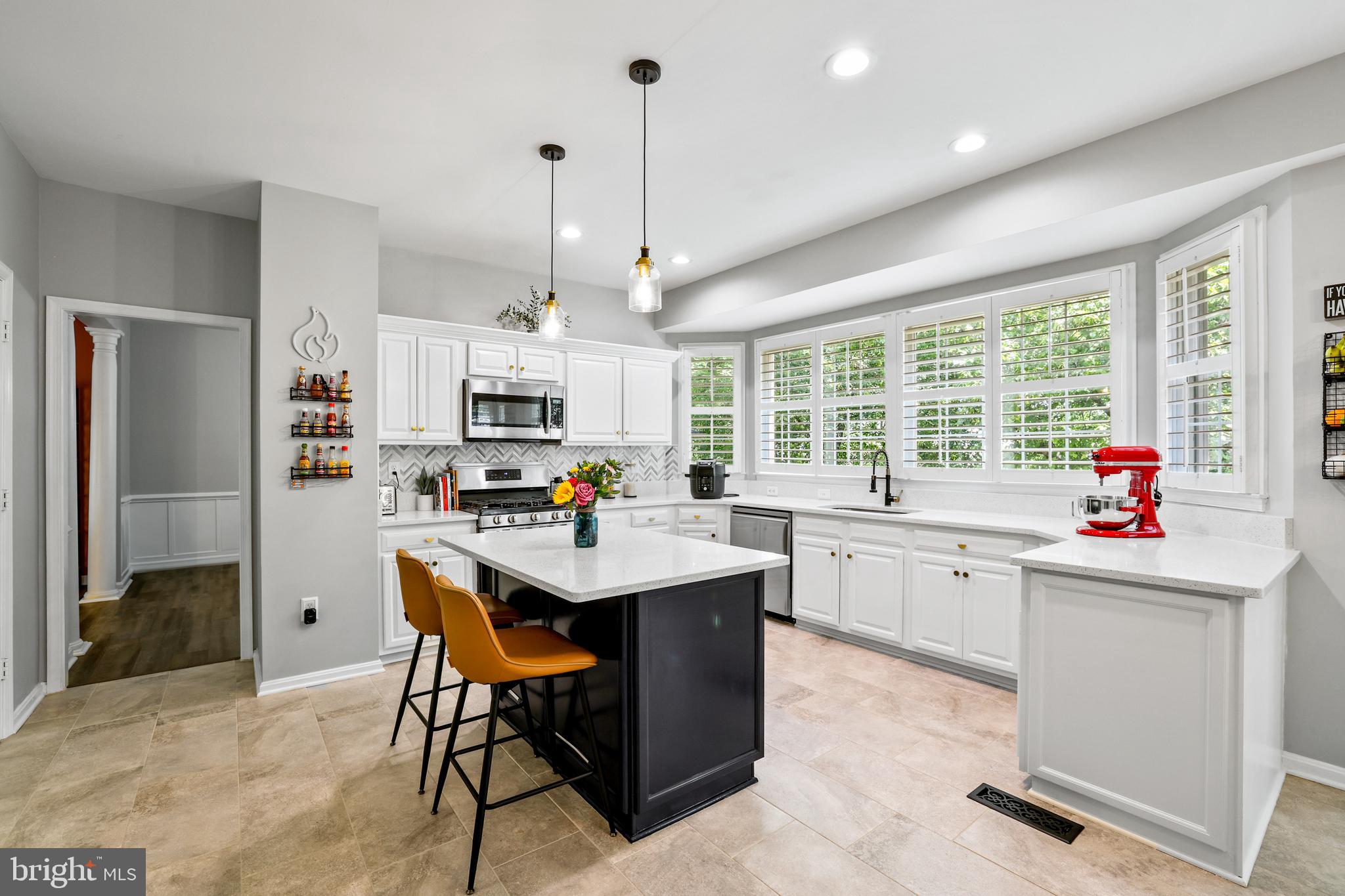 408 TUDOR COURT NE