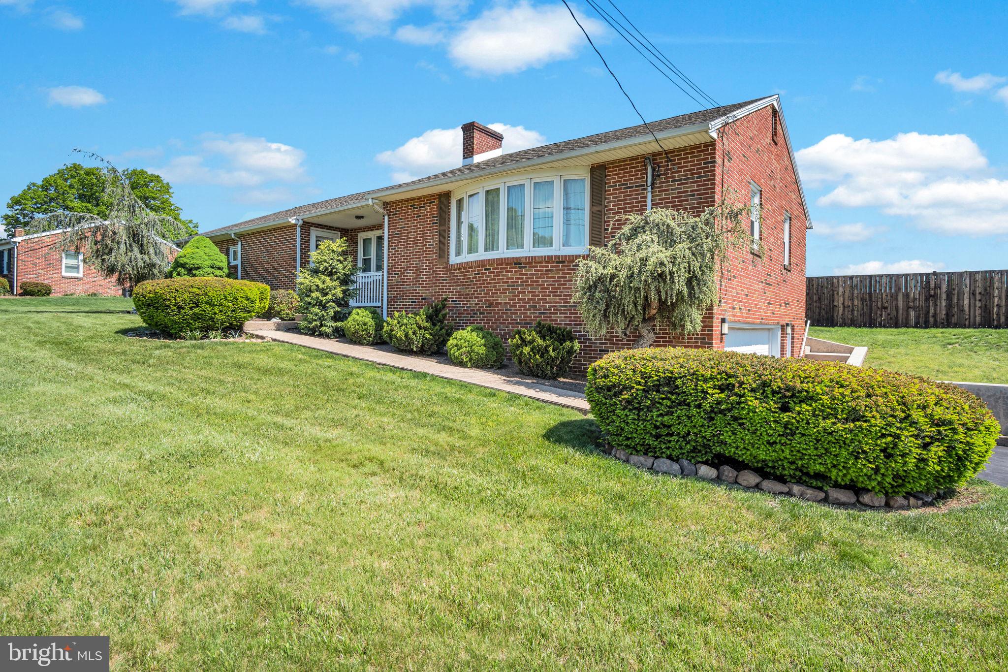 1257 ROSSMOYNE ROAD