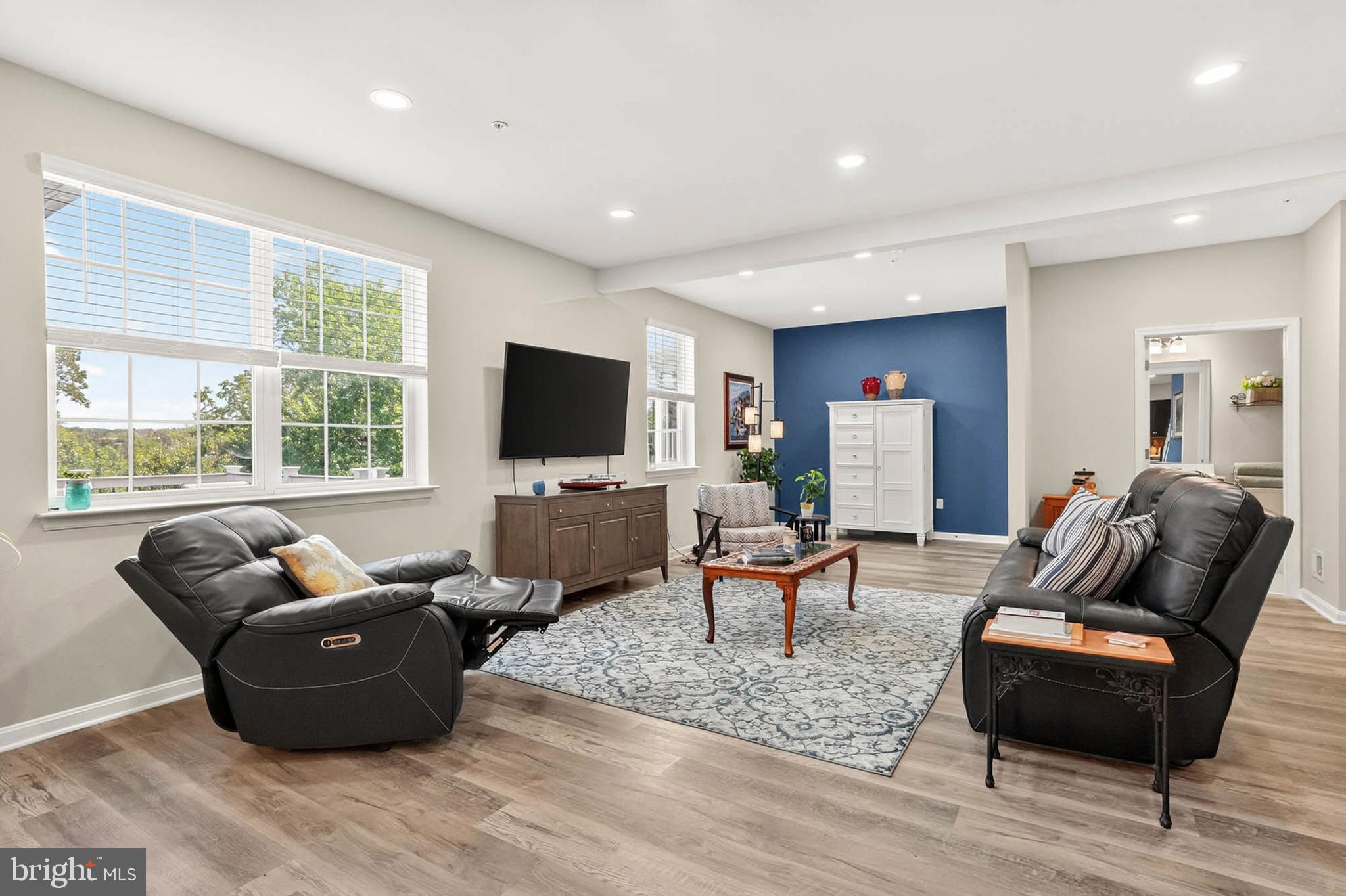 5805 ZOE LANE