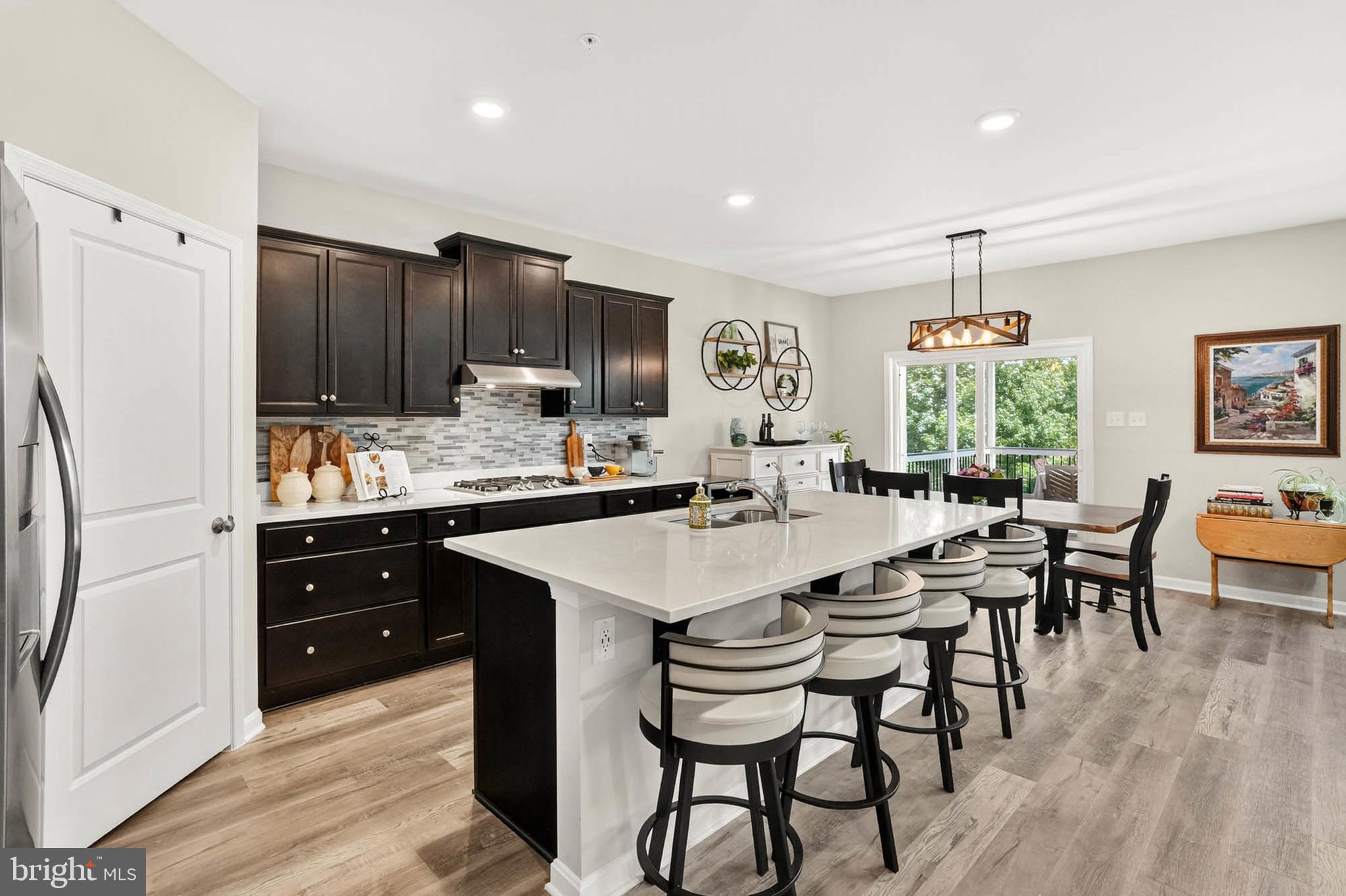 5805 ZOE LANE
