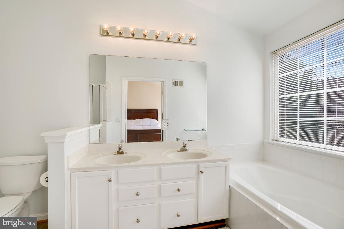 KINGSVIEW VILLAGE - Residential Lease