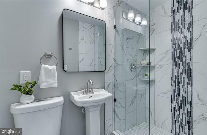 MT RAINIER- ROGERS 1ST A - Residential