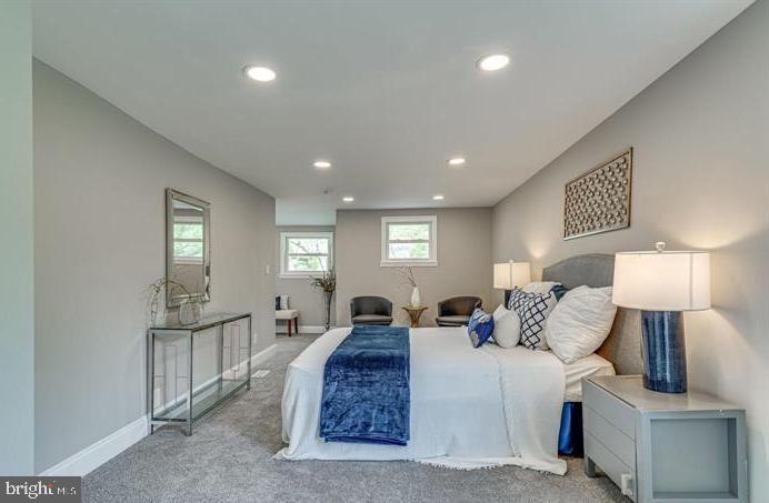 MT RAINIER- ROGERS 1ST A - Residential