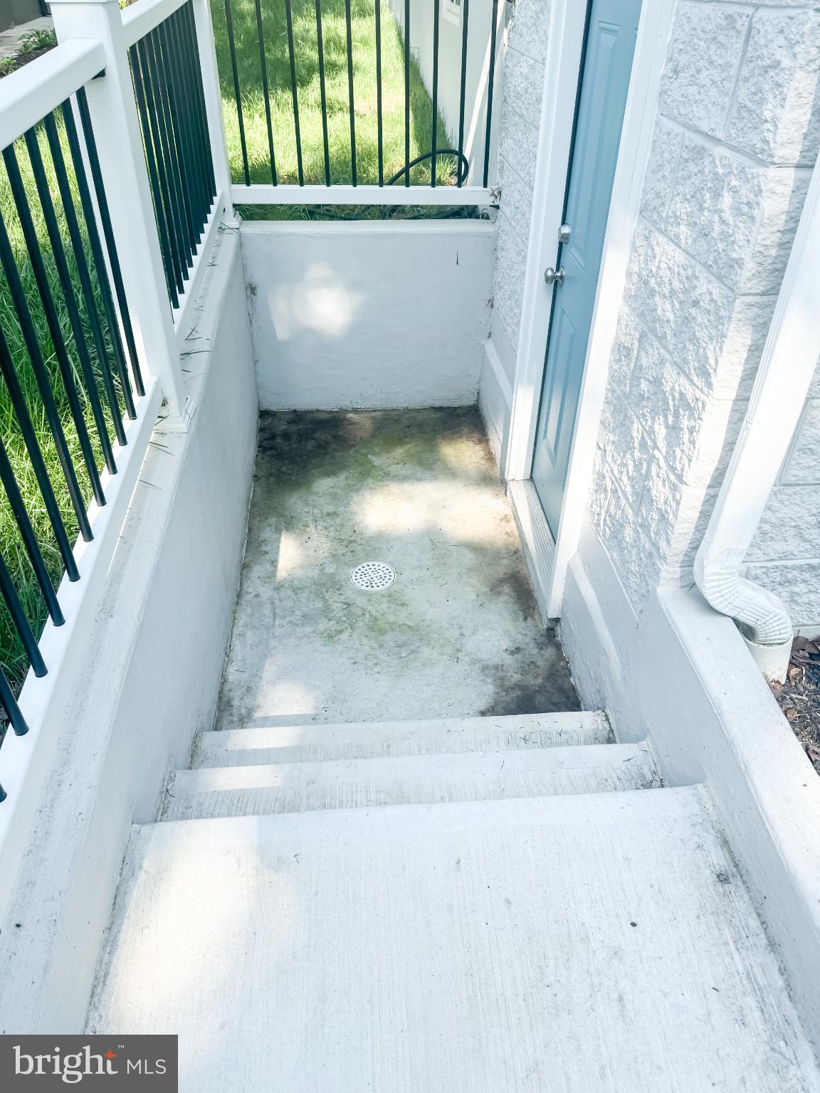 MT RAINIER- ROGERS 1ST A - Residential