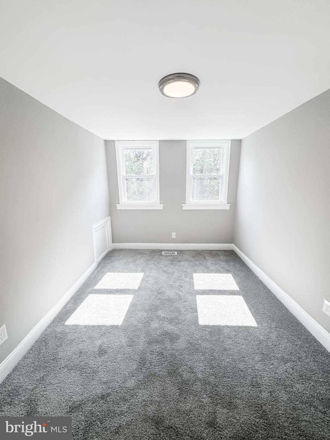 MT RAINIER- ROGERS 1ST A - Residential