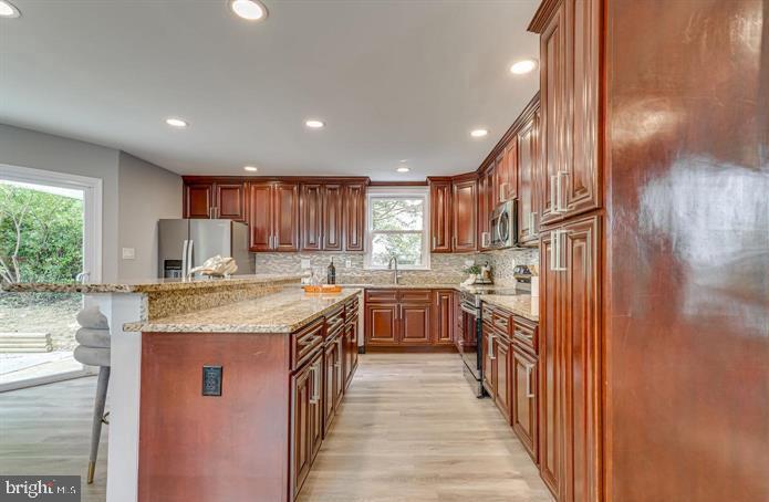 MT RAINIER- ROGERS 1ST A - Residential