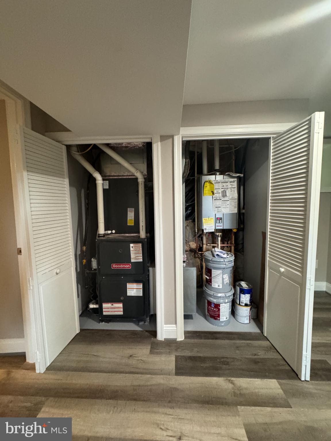 MT RAINIER- ROGERS 1ST A - Residential