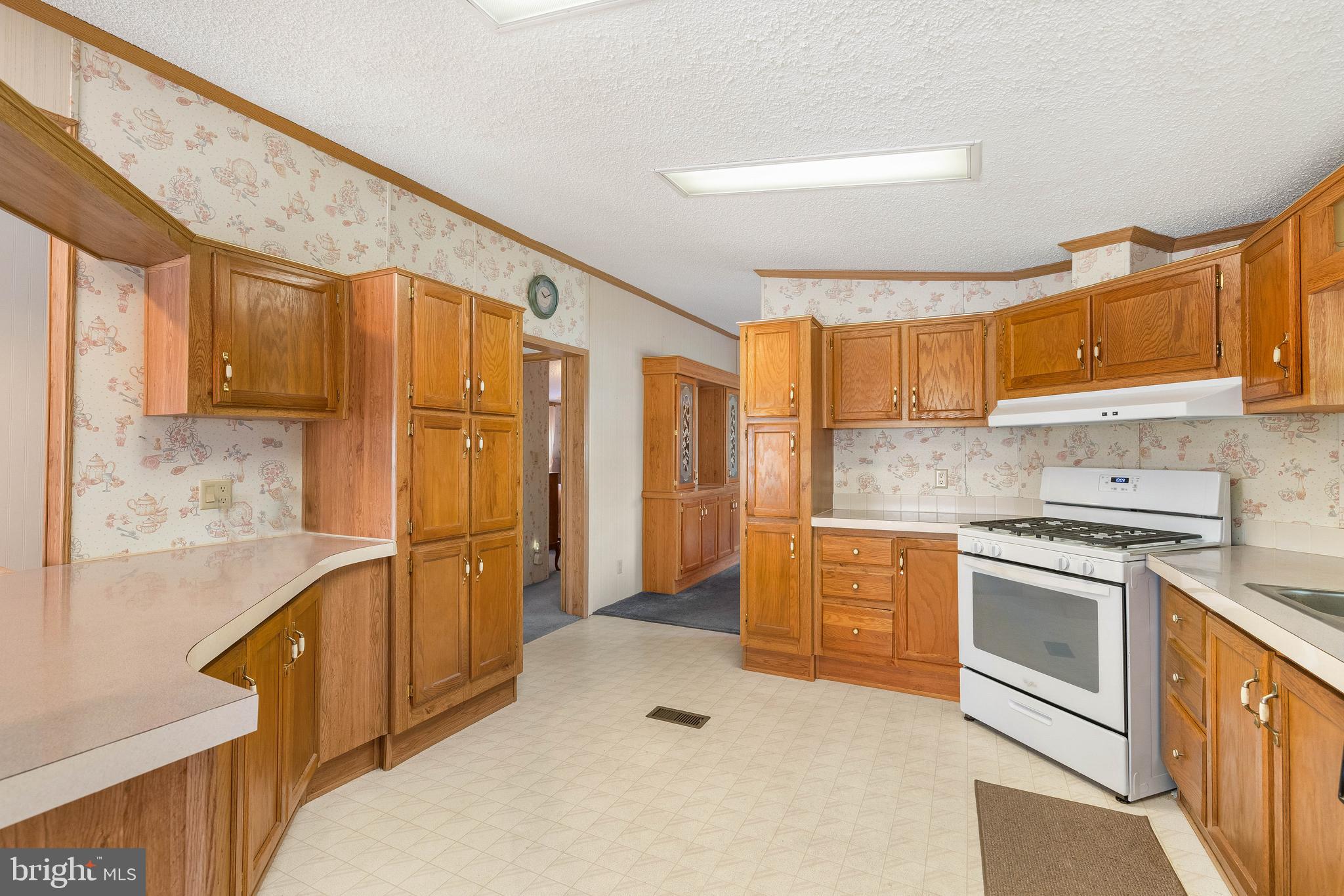 CRYSTAL BEACH MANOR - Residential