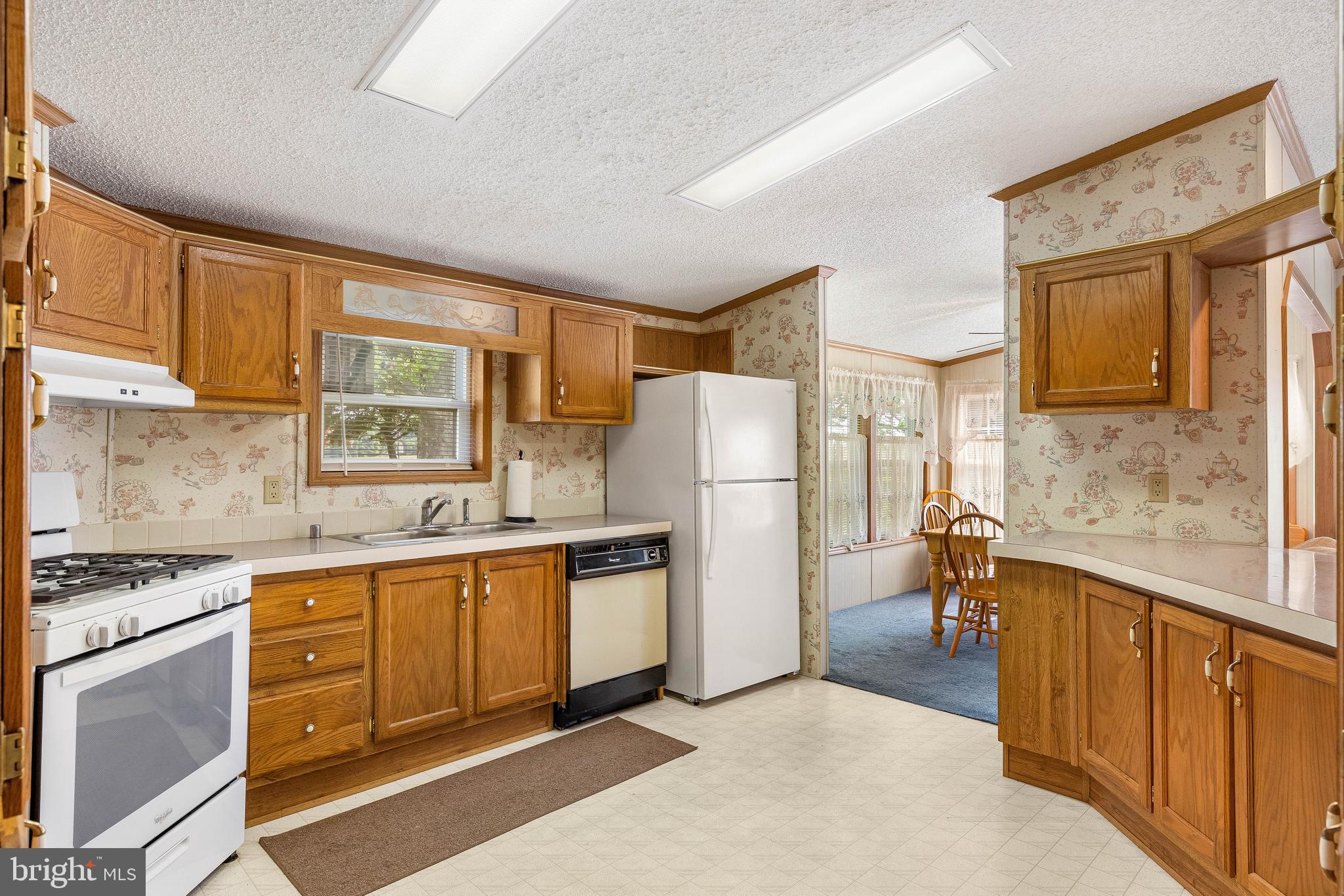 CRYSTAL BEACH MANOR - Residential