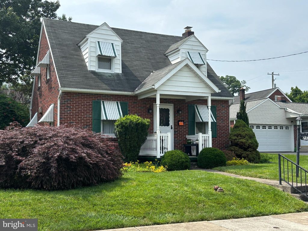 Photo of 732 Center Avenue, EPHRATA, PA 17522 (MLS # PALA2073046)