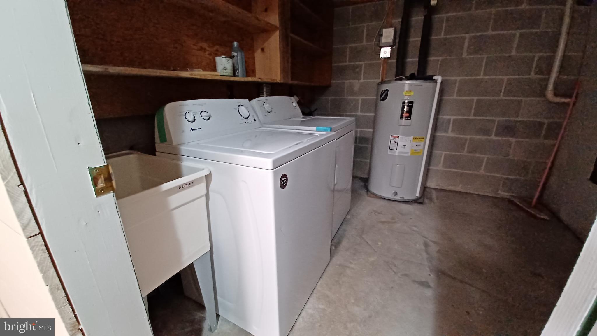 LONG REACH - Residential Lease