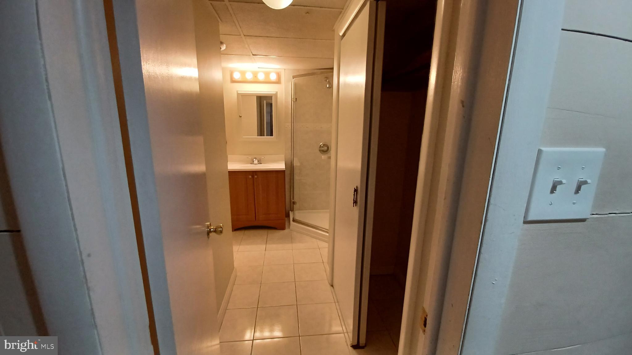 LONG REACH - Residential Lease