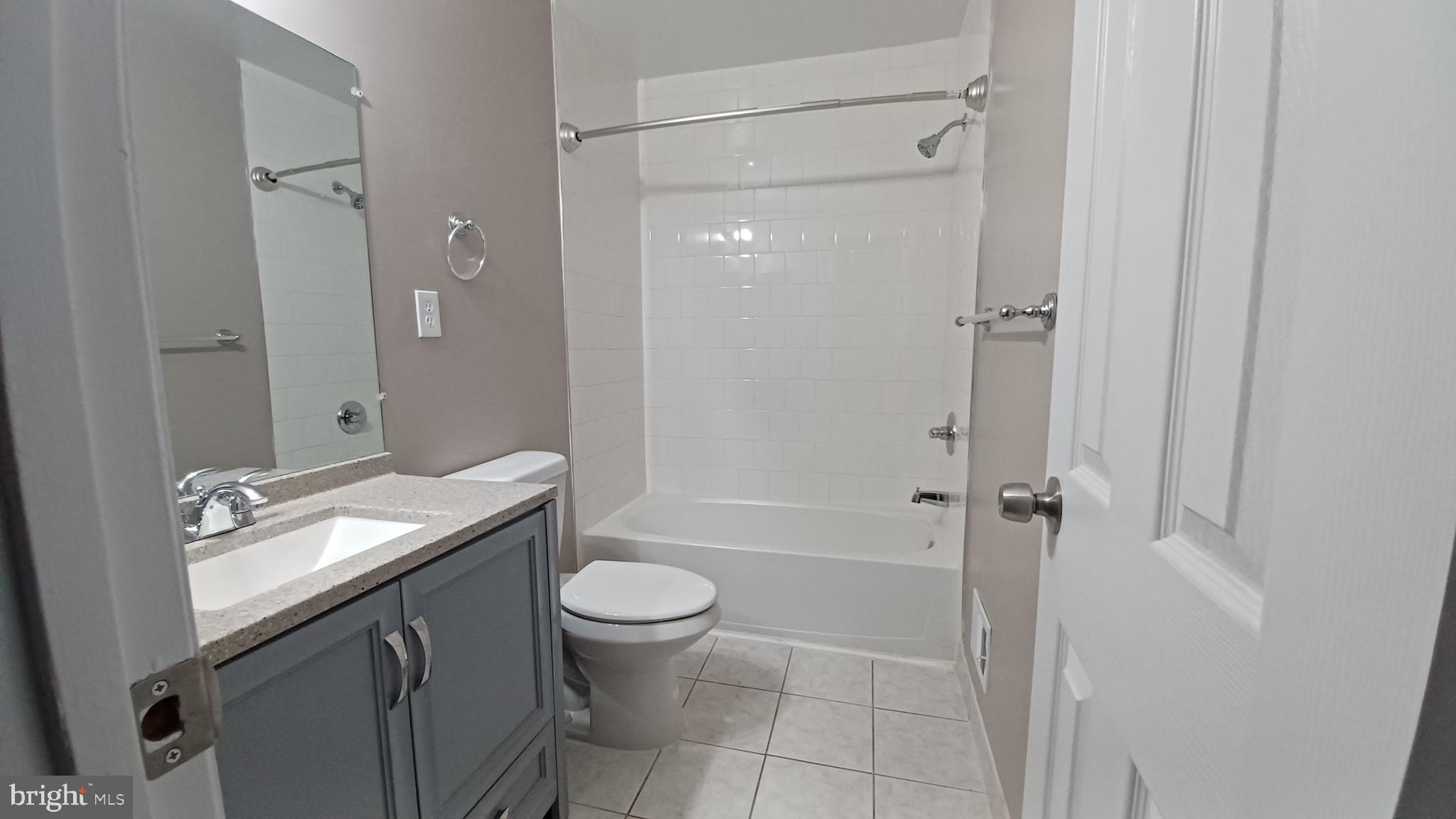 LONG REACH - Residential Lease