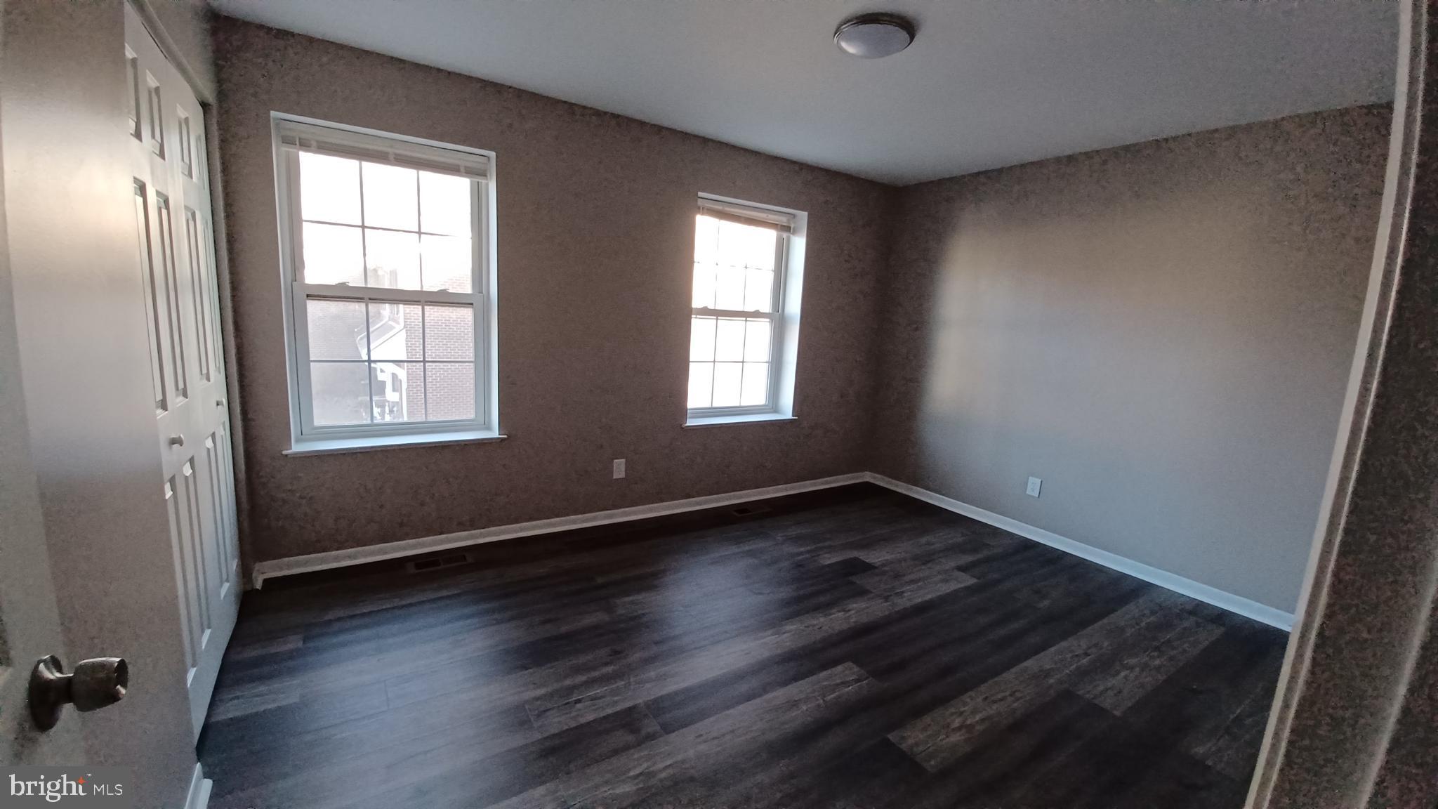 LONG REACH - Residential Lease