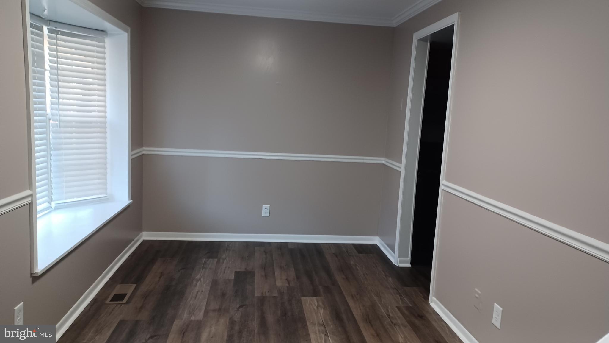 LONG REACH - Residential Lease