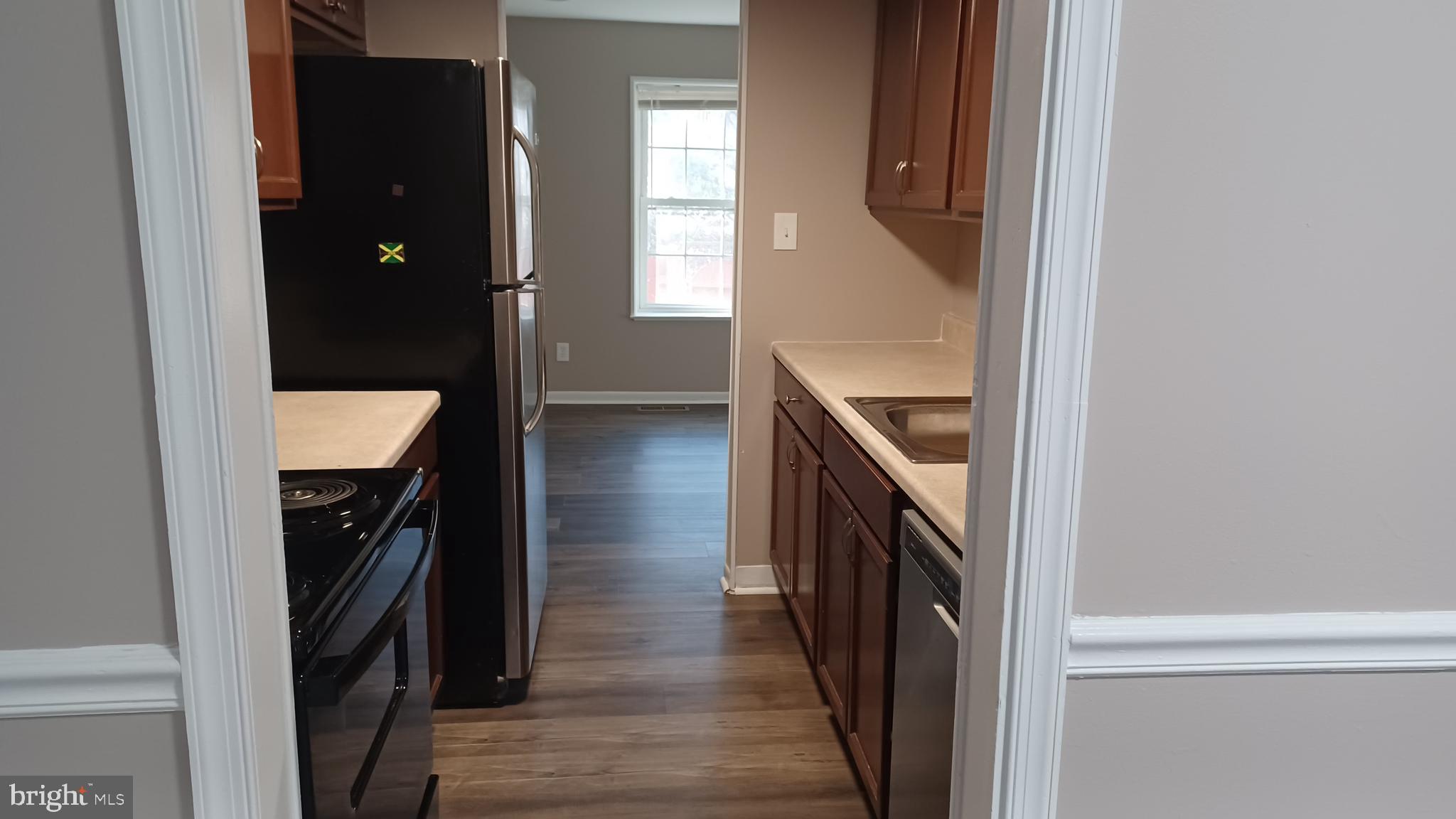 LONG REACH - Residential Lease