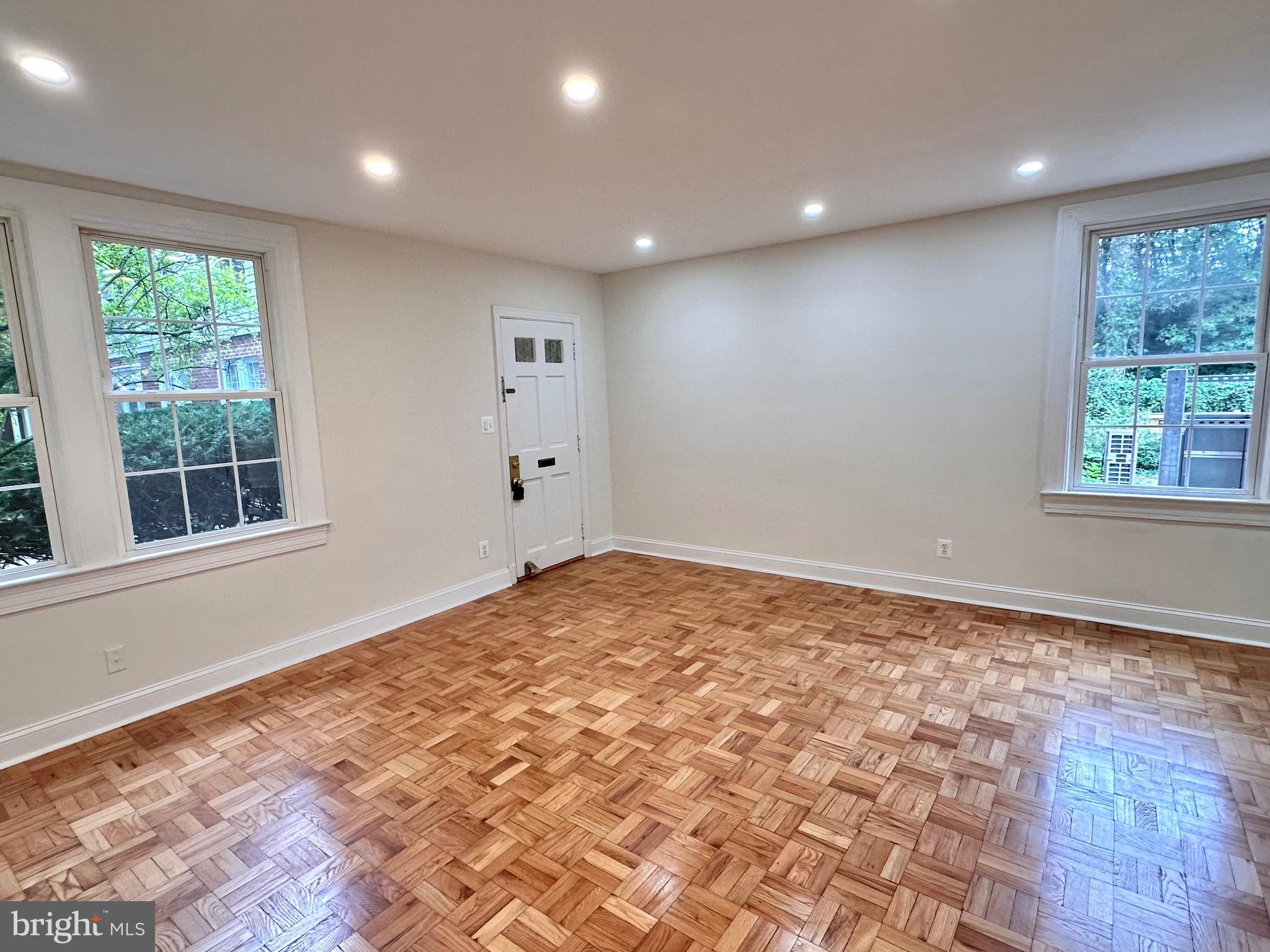 2600 16TH STREET S 696
